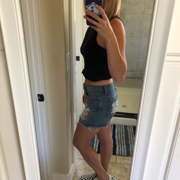 Denim cutoff shorts - Picture 2 of 5